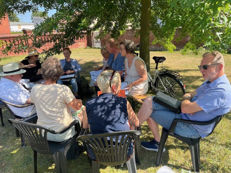 Besprechung zur Vorbereitung am Samstag.
