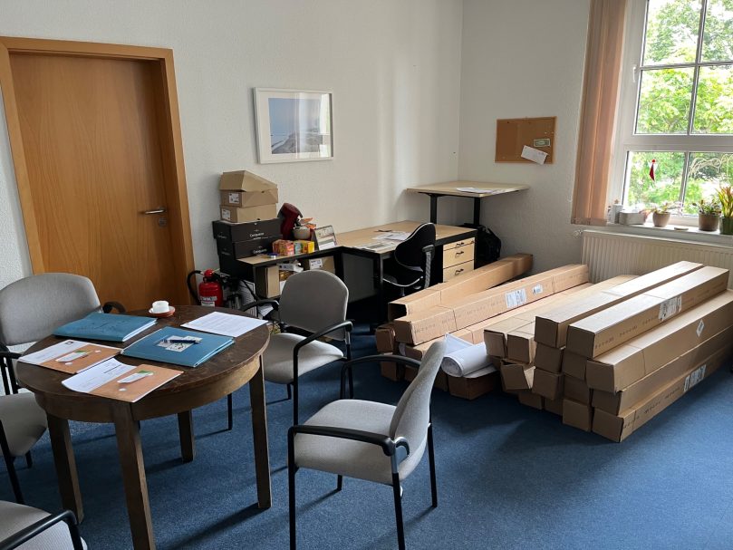Geliefert: Das Büro der Pressesprecherin als Lager für die Aktions-Banner.